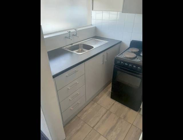 1 bed property to rent in ROSEBANK